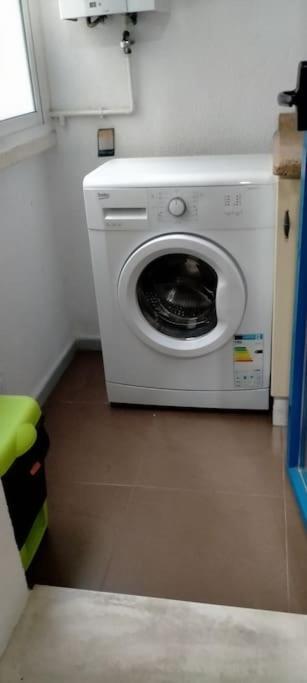 Apartamento Junto estación tren y la playa, GARAJE INCLUIDO Málaga Exterior foto