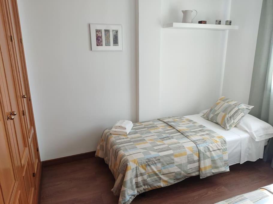 Apartamento Junto estación tren y la playa, GARAJE INCLUIDO Málaga Exterior foto