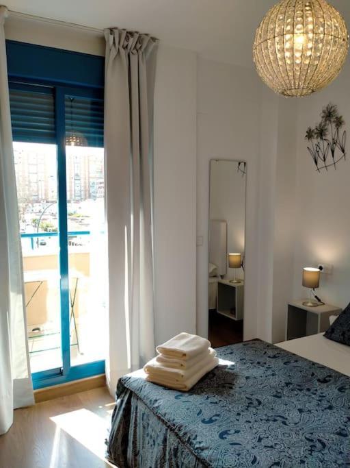 Apartamento Junto estación tren y la playa, GARAJE INCLUIDO Málaga Exterior foto
