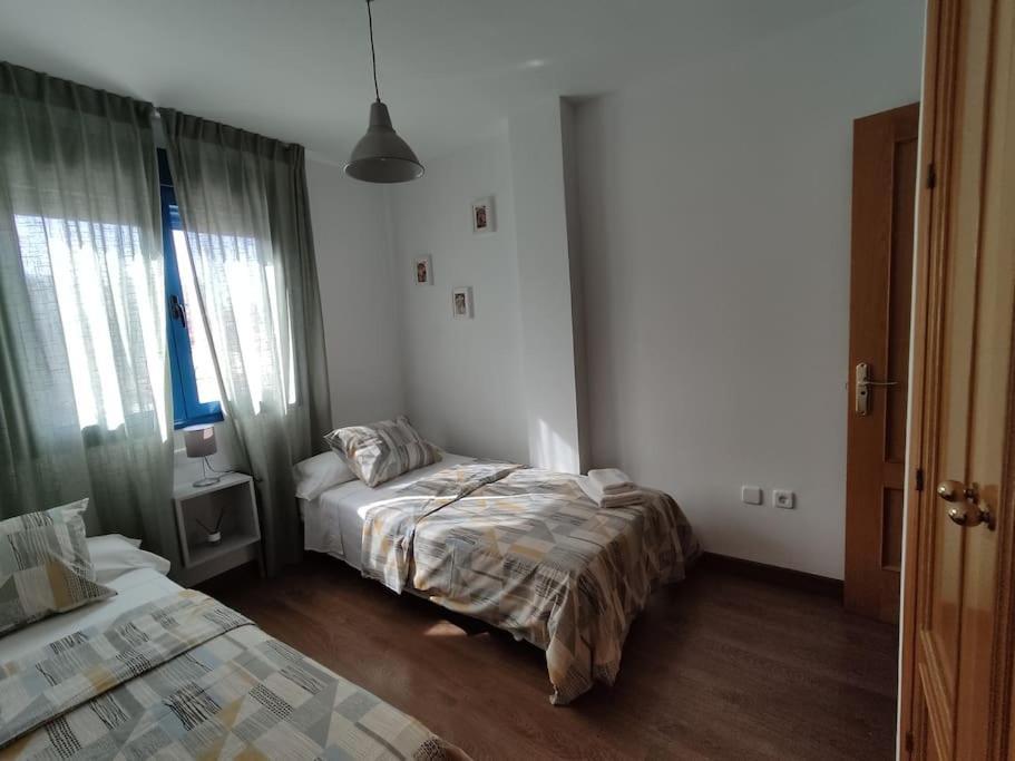 Apartamento Junto estación tren y la playa, GARAJE INCLUIDO Málaga Exterior foto