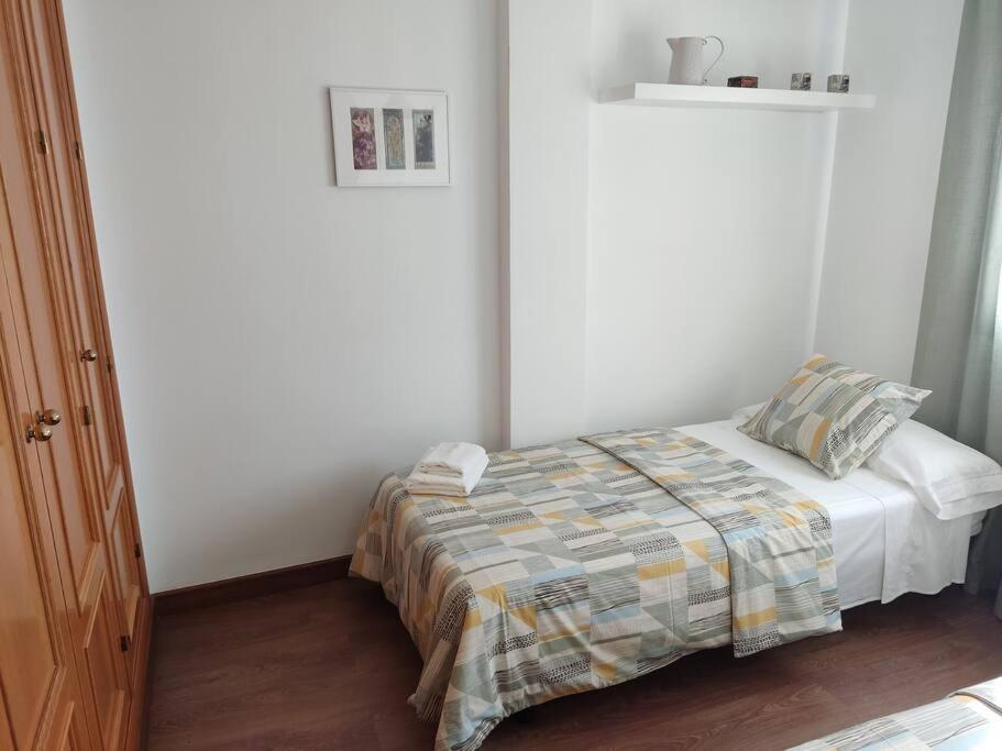 Apartamento Junto estación tren y la playa, GARAJE INCLUIDO Málaga Exterior foto